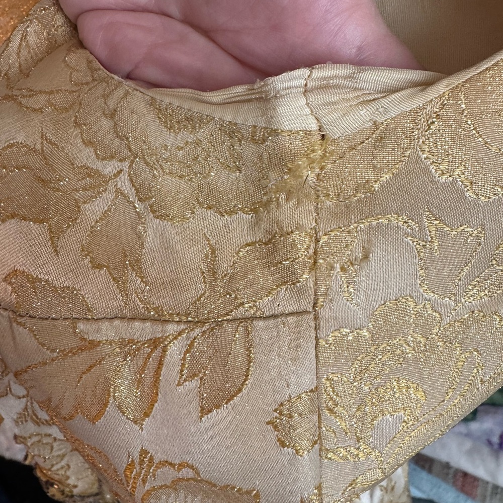 Gorgeous gold vintage dress with sequined floral accents and bows - Picture 11 of 13